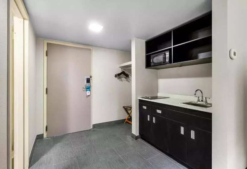 ホテル Suburban Studios