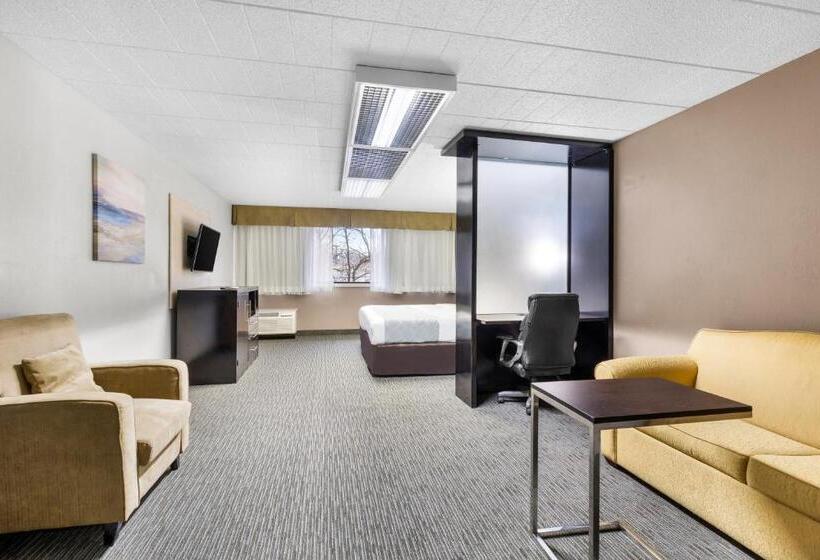 هتل Suburban Studios