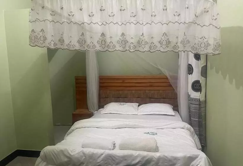 هتل The First Royal Tour Lodge
