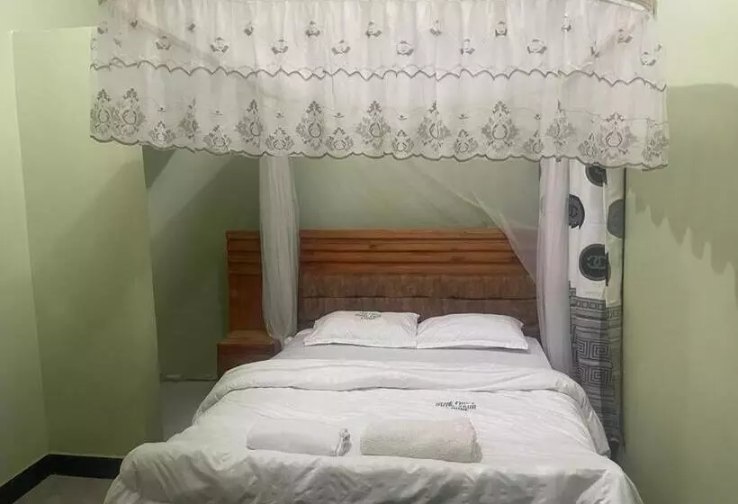 هتل The First Royal Tour Lodge