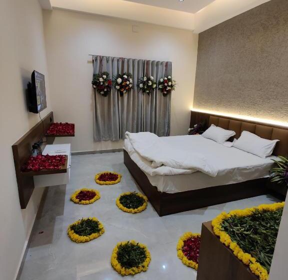 Отель The Grand Khodiyar