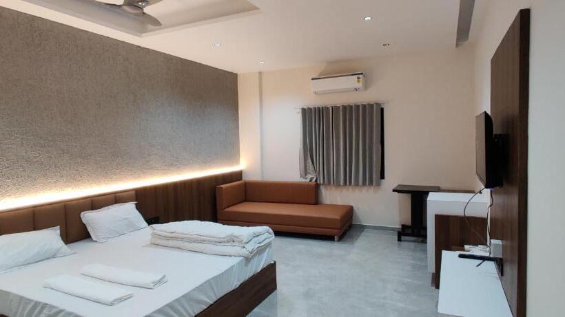 Отель The Grand Khodiyar