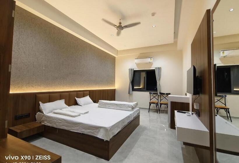 Отель The Grand Khodiyar