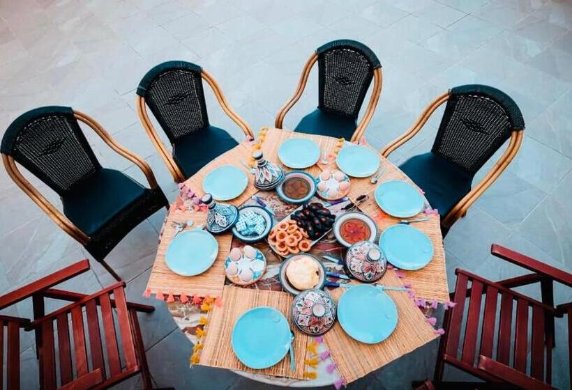 פנסיון Bungalow Kousmat 1