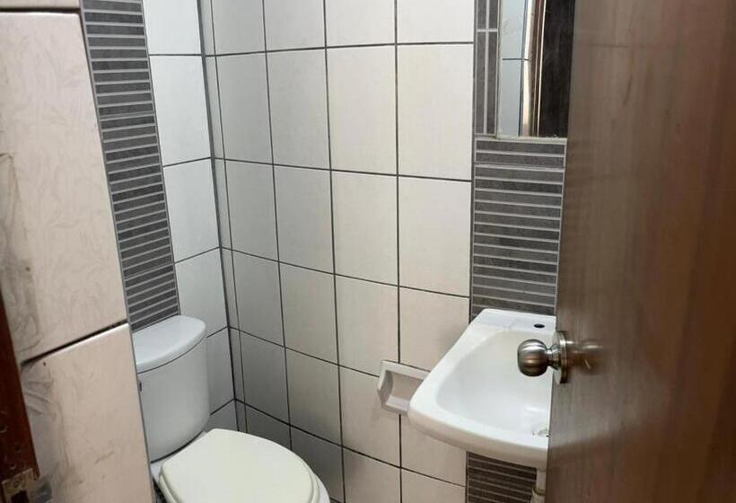 پانسیون Hostal Marbella