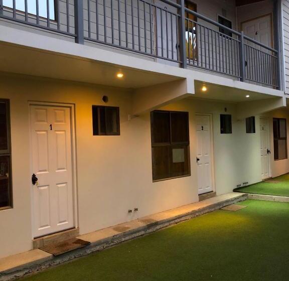 پانسیون Hostal Riposo