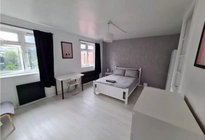 ペンション London E2 Rooms