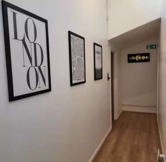 ペンション London E2 Rooms