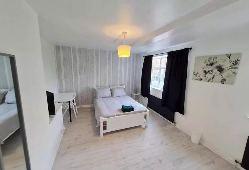 ペンション London E2 Rooms