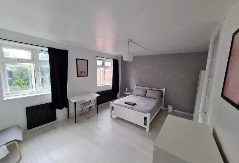 ペンション London E2 Rooms