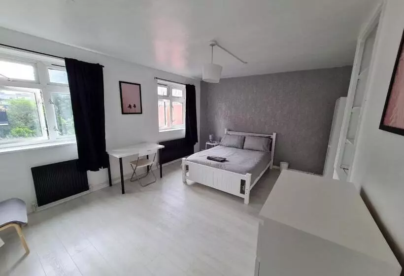 ペンション London E2 Rooms