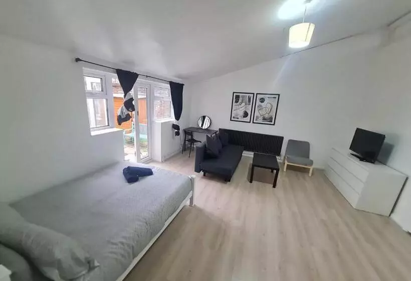 ペンション London E2 Rooms