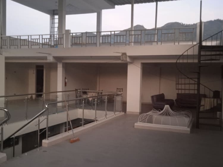 بنسيون Los Kristales