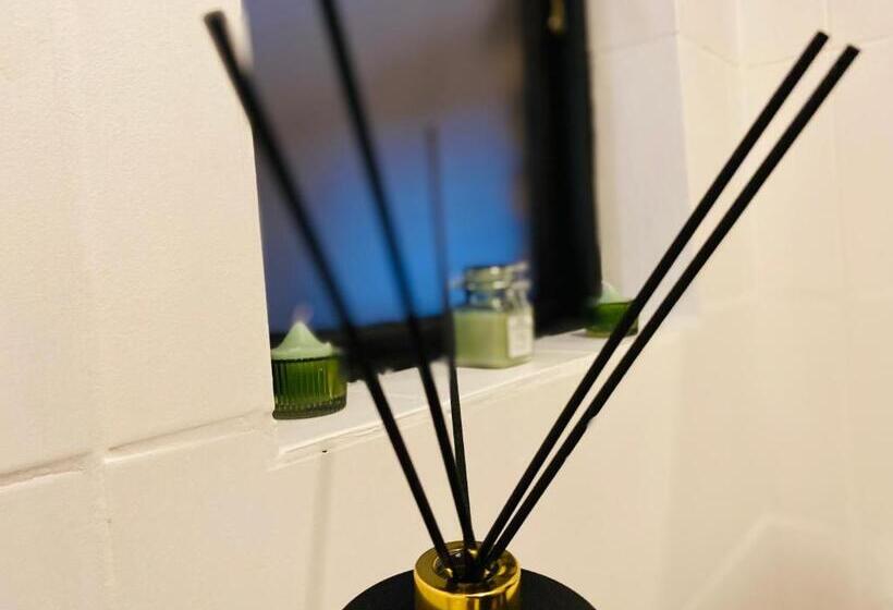 پانسیون Peaceful Suburban Utopia