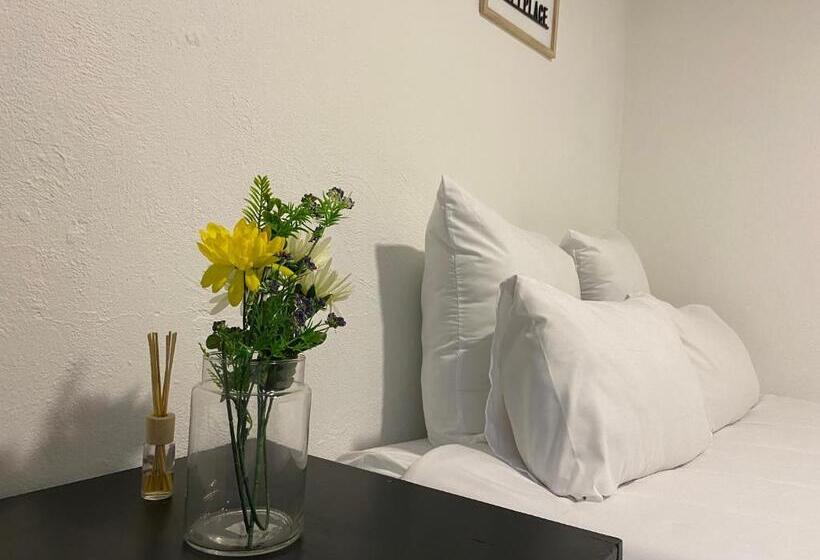 پانسیون Peaceful Suburban Utopia