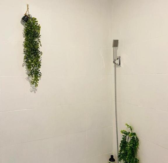 پانسیون Peaceful Suburban Utopia