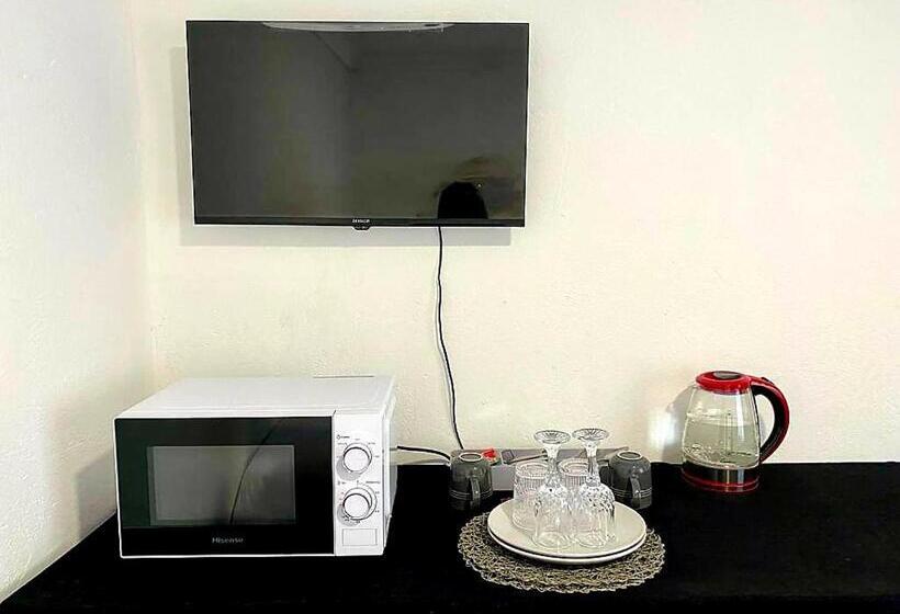 پانسیون Peaceful Suburban Utopia