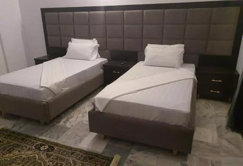 پانسیون Shelton House