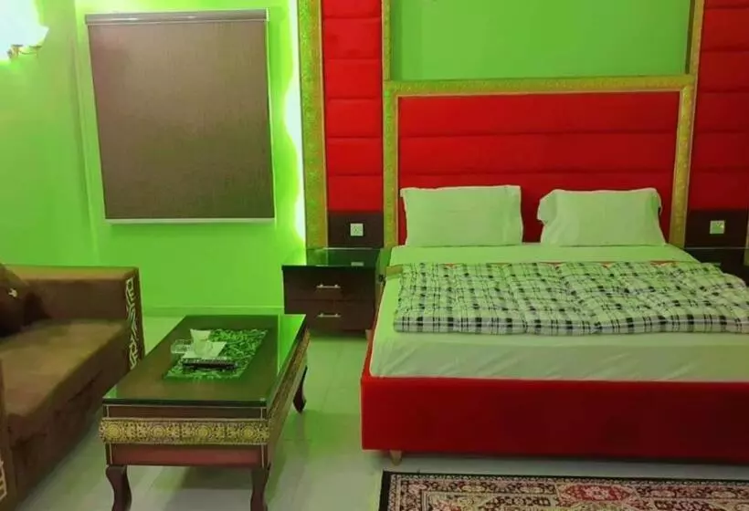 پانسیون Shelton House
