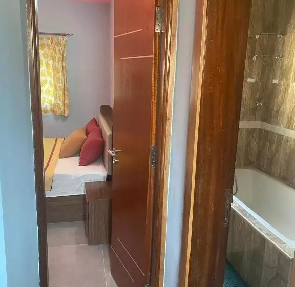 پانسیون The Landing Lodge Abidjan