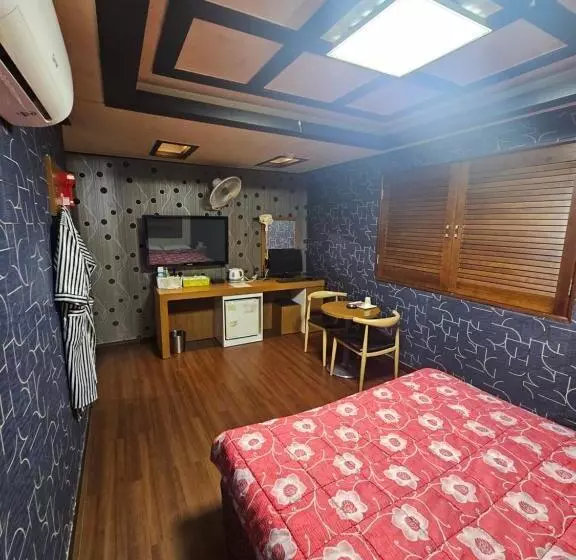 Blue Motel
