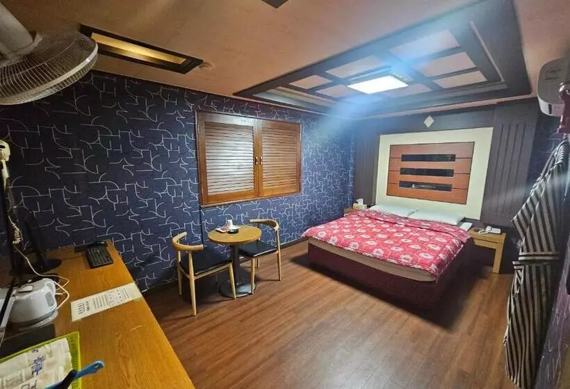 Blue Motel