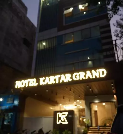 ホテル Kartar Grand