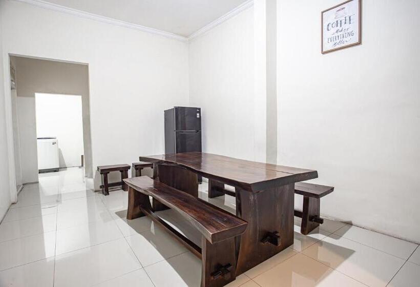 هتل Oyo 93477 Almahyra Guest House Syariah