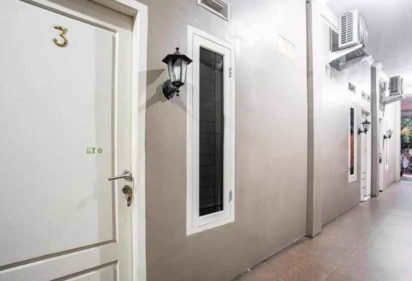 هتل Oyo 93477 Almahyra Guest House Syariah