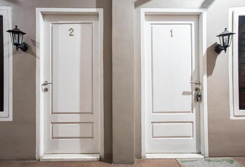 هتل Oyo 93477 Almahyra Guest House Syariah