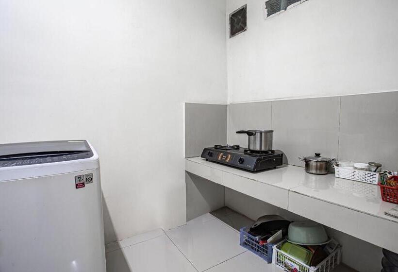 هتل Oyo 93477 Almahyra Guest House Syariah