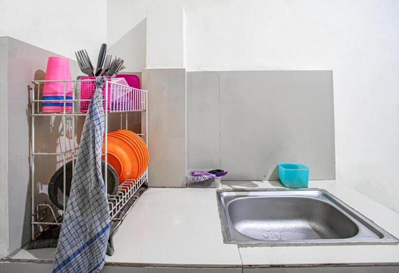 هتل Oyo 93477 Almahyra Guest House Syariah