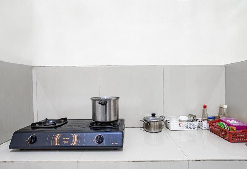 هتل Oyo 93477 Almahyra Guest House Syariah