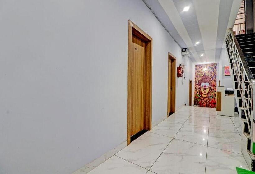 בית מלון כפרי Oyo Sangam