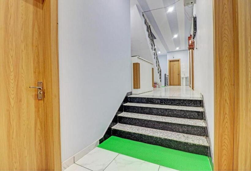 בית מלון כפרי Oyo Sangam