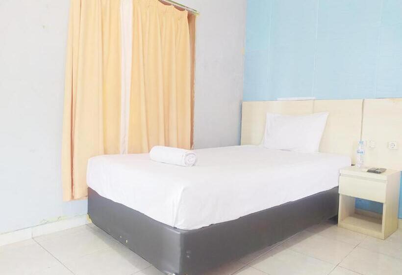 Hotel Reddoorz At Deamartaloka Colomadu Solo