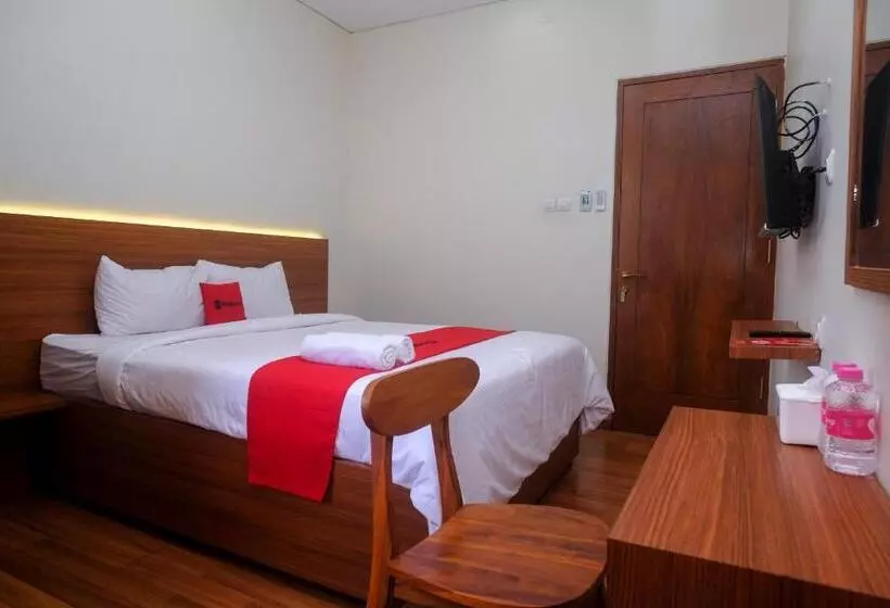 ホテル Reddoorz @ Gentan Raya