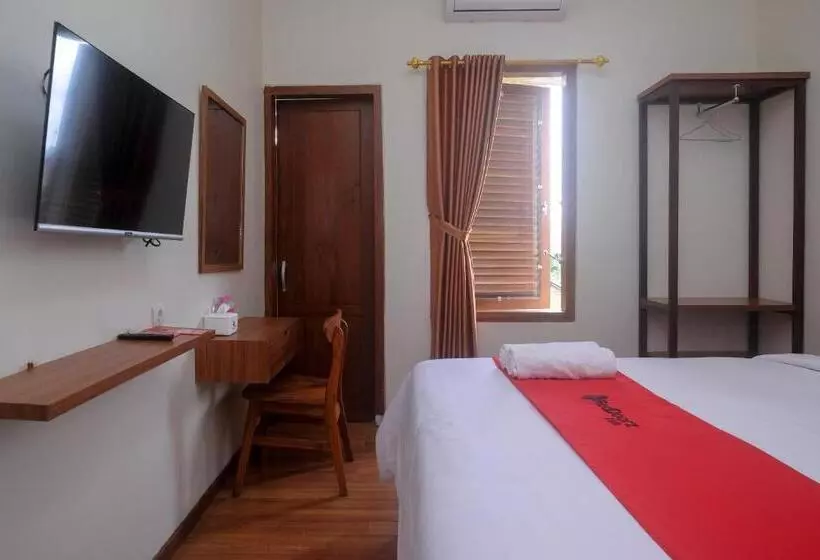 ホテル Reddoorz @ Gentan Raya