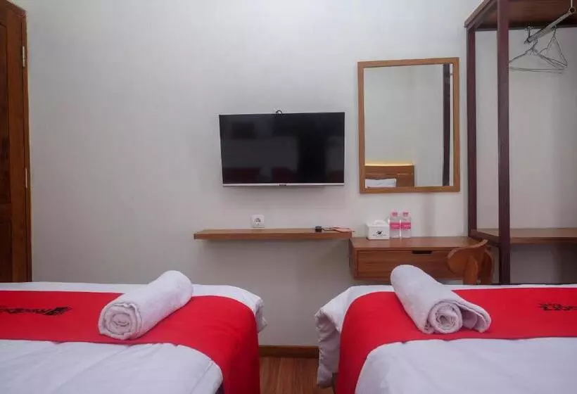 ホテル Reddoorz @ Gentan Raya