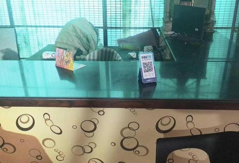 Oyo Hotel Moonlight Palace