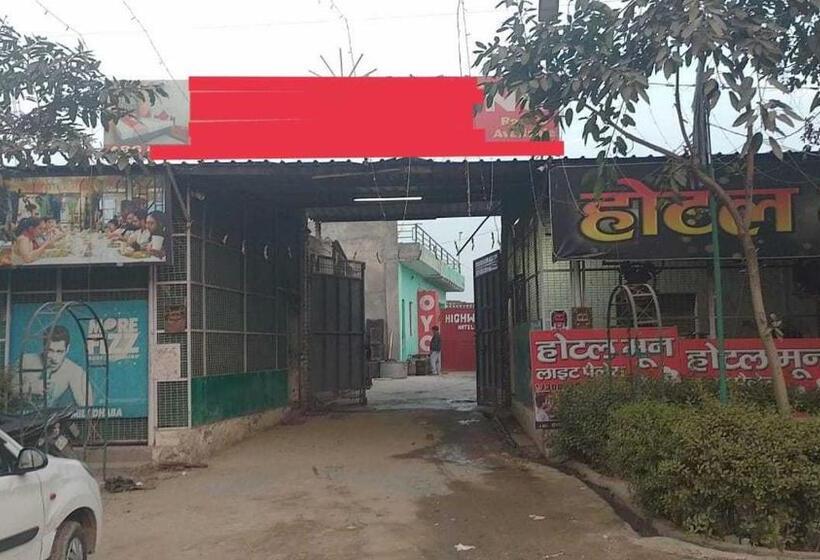 Oyo Hotel Moonlight Palace