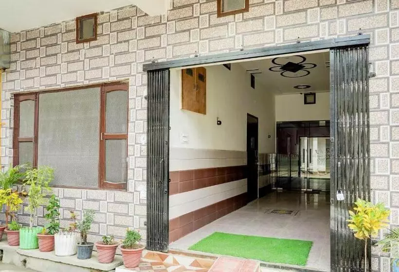 Hotelli O Sharma Guest House