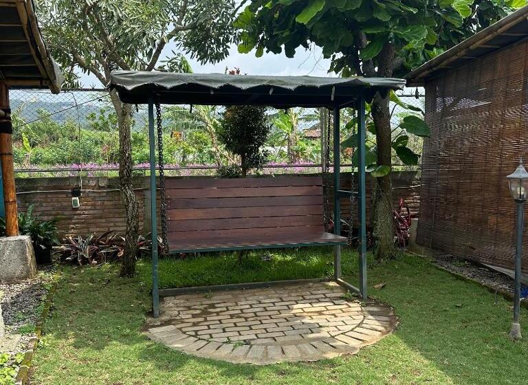 Pansiyon Bata Merah Guesthouse Batu