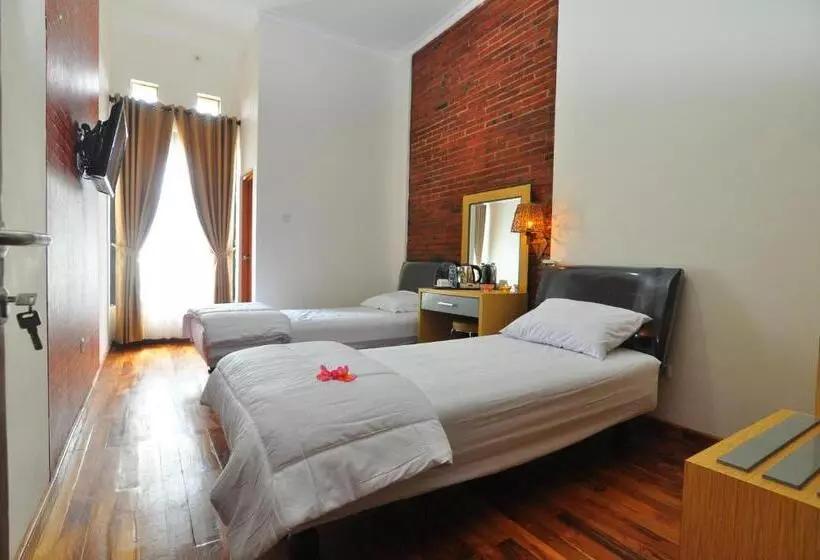 Pensione Bata Merah Guesthouse Batu