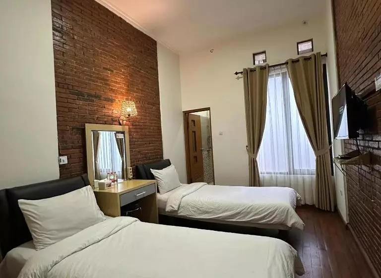 Pensione Bata Merah Guesthouse Batu