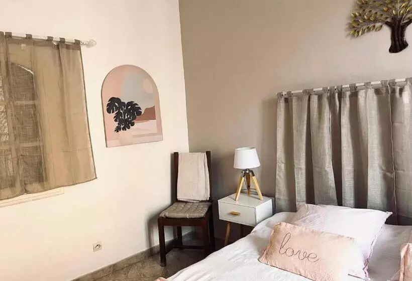 ペンション Chambre Indépendante à Lezignan La Cèbe