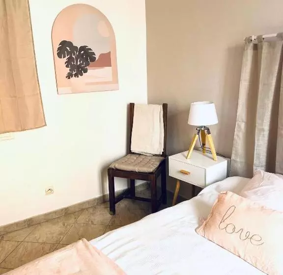 ペンション Chambre Indépendante à Lezignan La Cèbe