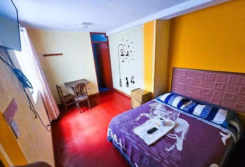 ペンション Hostal Dalia