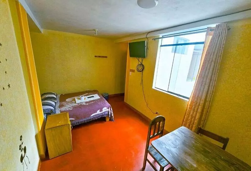 ペンション Hostal Dalia