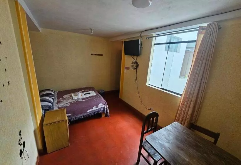 ペンション Hostal Dalia